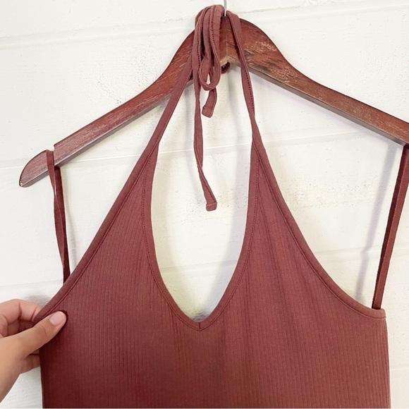 Old Navy Ribbed Brown Sleeveless Halter Top with Built-in Shelf Bra Size XL - Picture 3 of 9